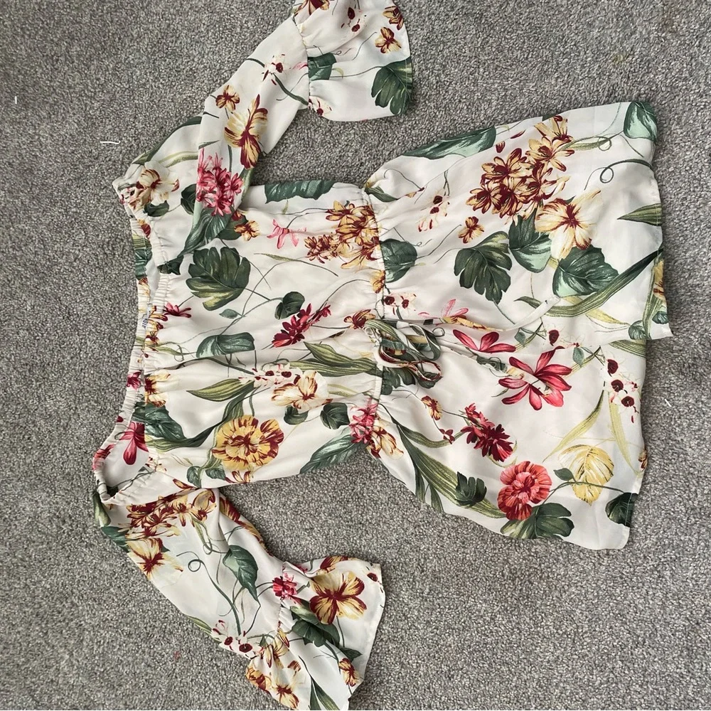 Fashion nova Belize tropical romper - Picture 2 of 5